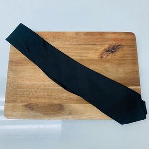 Elegant Black Tie Lily Dache 100% Silk